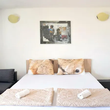 Apartment Forty